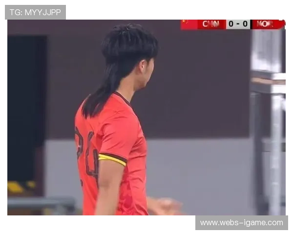 拜合拉木U22国足梅开二度,脚后跟巧射成赛事经典瞬间