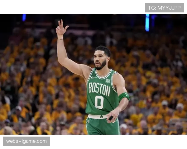 关键时刻：最后一攻，塔图姆选择突破上篮而非三分，球进灯亮